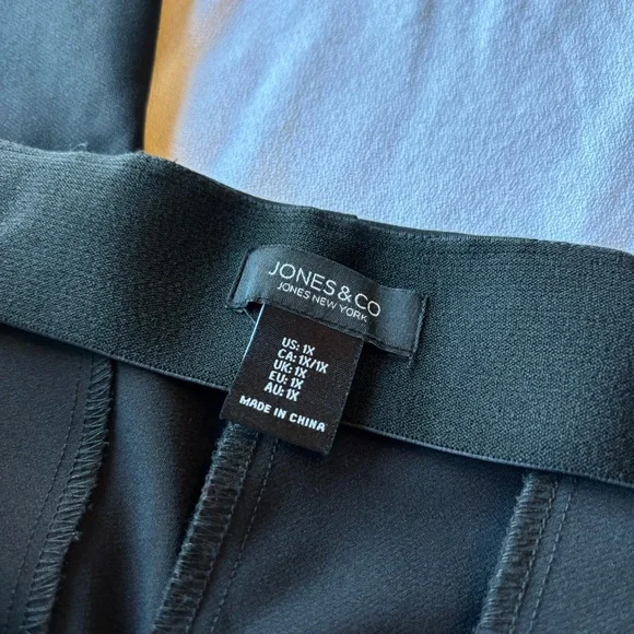 Jones New York Black Straight Leg Pants - Picture 3 of 4